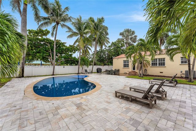 711 Tyler St, Hollywood, FL 33019