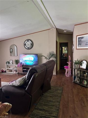 7014 Cain Forest Court, Walkertown, NC 27051