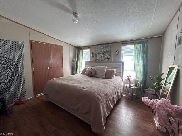 7014 Cain Forest Court, Walkertown, NC 27051