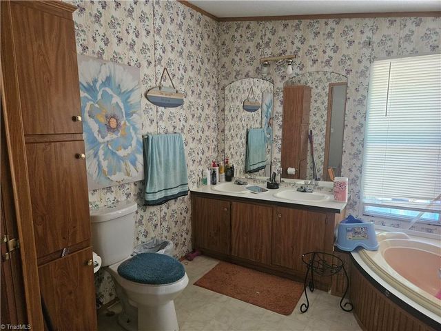 7014 Cain Forest Court, Walkertown, NC 27051