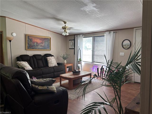 7014 Cain Forest Court, Walkertown, NC 27051