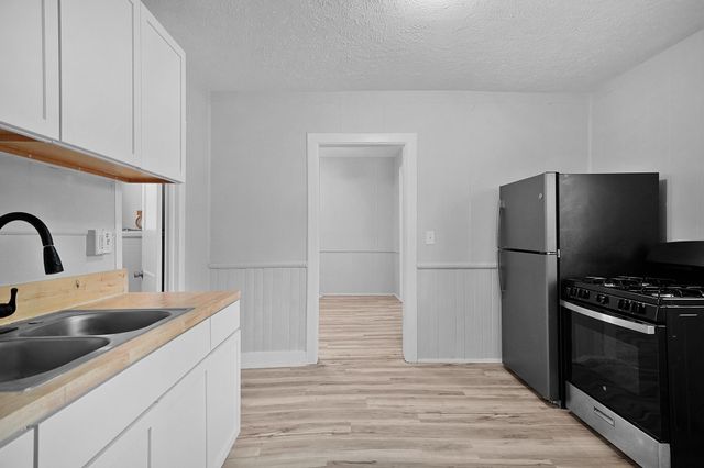 301 Spencer Street Ne, City Of Grand Rapids, MI 49505