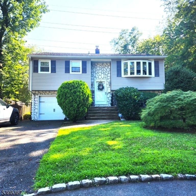 5 Cecilia Pl, Fanwood Boro, NJ 07023