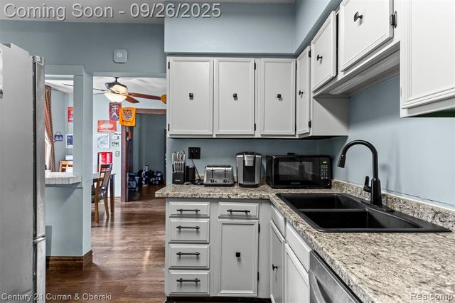 1032 Washington Avenue, Temperance, MI 48182