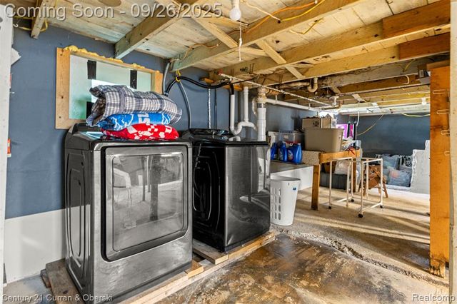 1032 Washington Avenue, Temperance, MI 48182