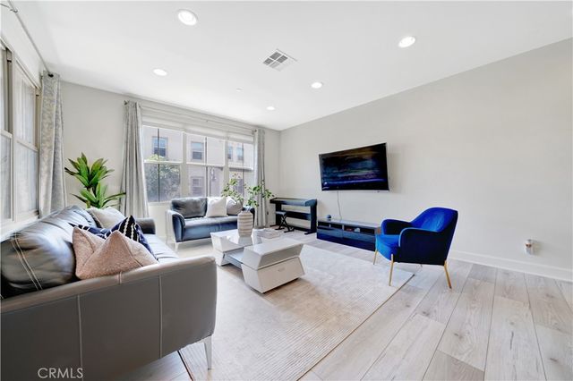 92 Capricorn, Irvine, CA 92618
