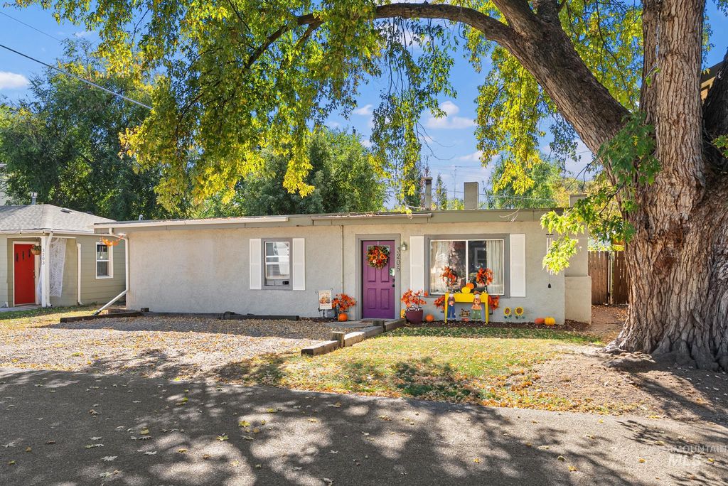 3205 W Edgemoor Rd, Boise, ID 83703 photo 2