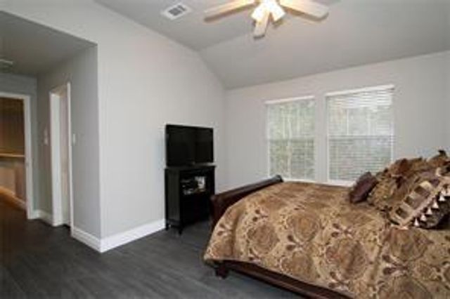 63 Woodlily Place, The Woodlands, TX 77382