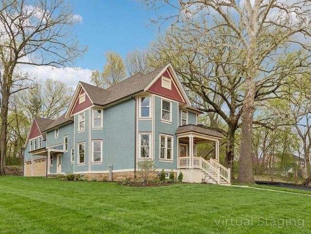 885 Geneva Road, St. Charles, IL 60174