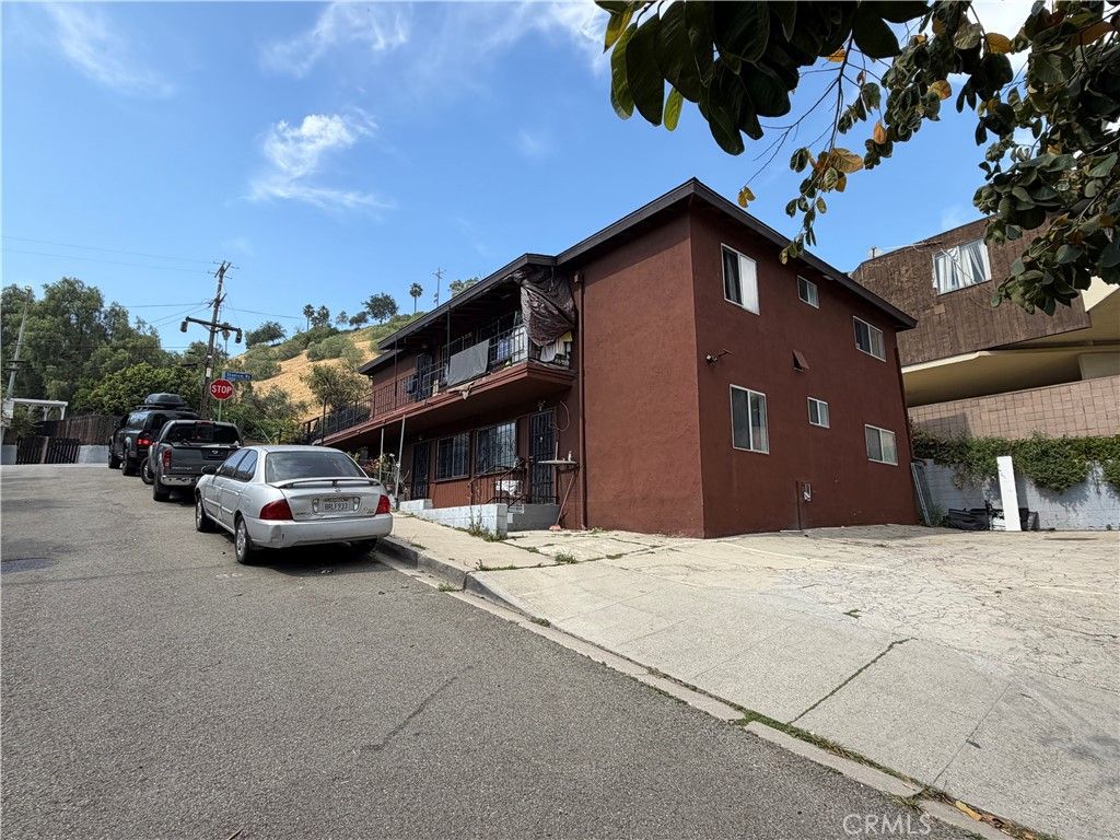 1495 stadium way, Los Angeles, CA 90012 — exterior