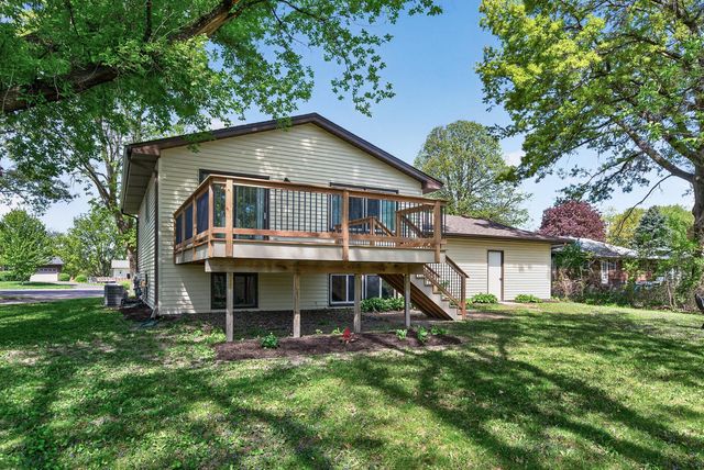 3054 Wilder Street N, Roseville, MN 55113