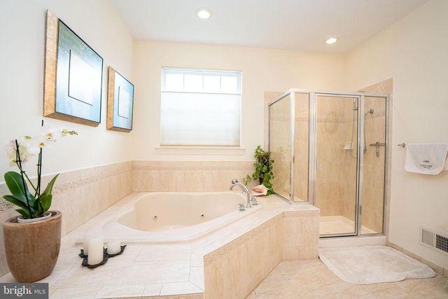 380 DAISY CT, Monroe Township, NJ 08831