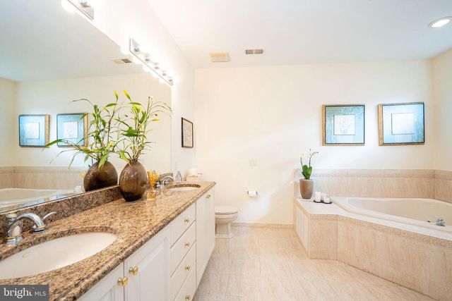 380 DAISY CT, Monroe Township, NJ 08831