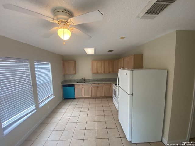 8802 Bridgefield, San Antonio, TX 78240