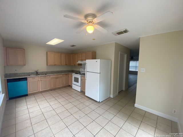 8802 Bridgefield, San Antonio, TX 78240