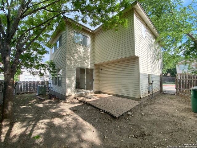 8802 Bridgefield, San Antonio, TX 78240