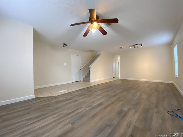 8802 Bridgefield, San Antonio, TX 78240