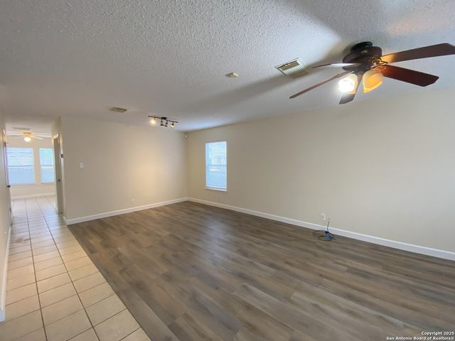 8802 Bridgefield, San Antonio, TX 78240