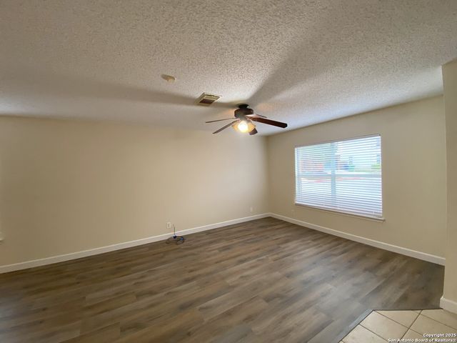 8802 Bridgefield, San Antonio, TX 78240