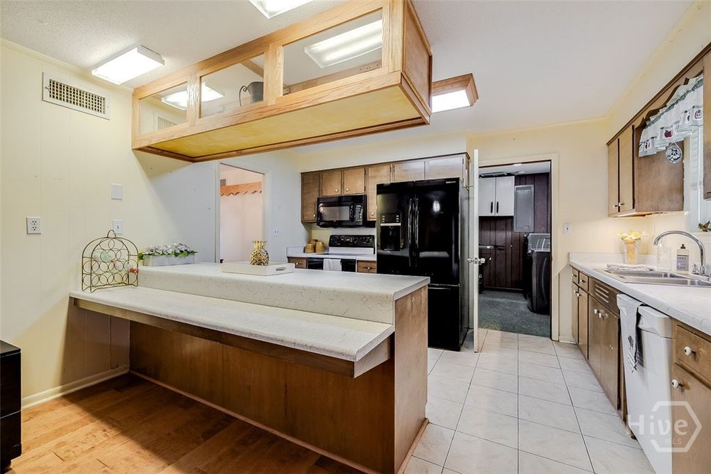 Image 15 of property listing at 581 Blue Jay Road, Rincon, GA 31326