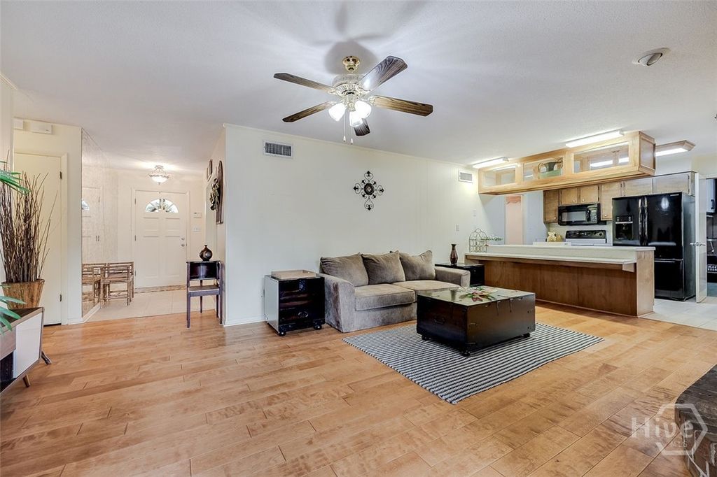 Image 19 of property listing at 581 Blue Jay Road, Rincon, GA 31326