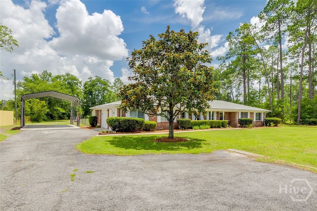 Image 3 of property listing at 581 Blue Jay Road, Rincon, GA 31326