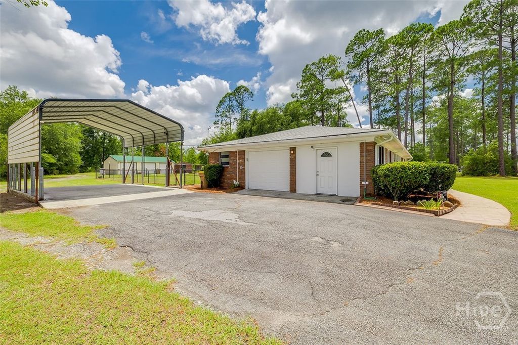 Image 38 of property listing at 581 Blue Jay Road, Rincon, GA 31326