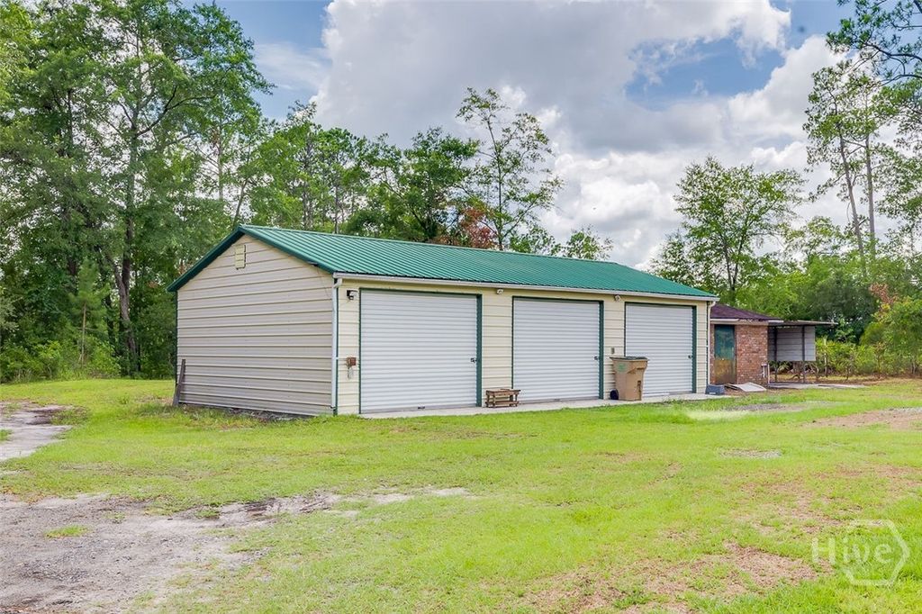 Image 42 of property listing at 581 Blue Jay Road, Rincon, GA 31326