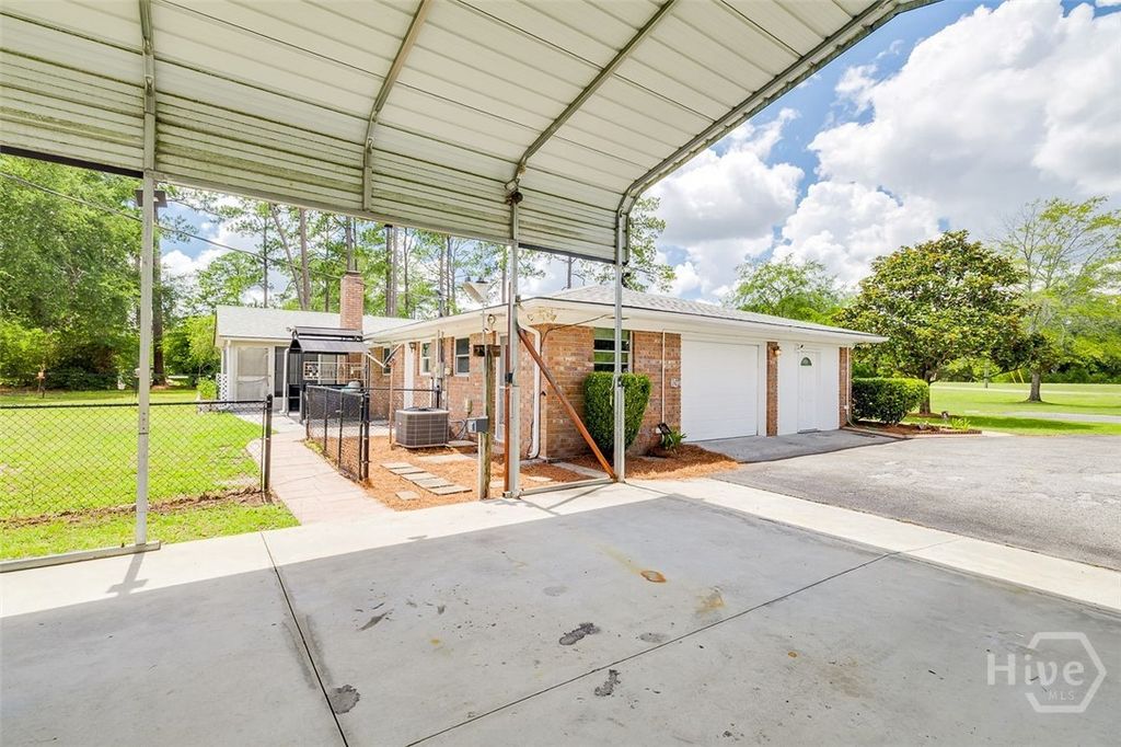 Image 44 of property listing at 581 Blue Jay Road, Rincon, GA 31326