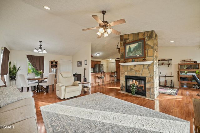 2064 Kerr Road, Sevierville, TN 37876
