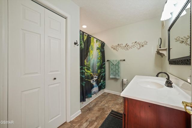 2064 Kerr Road, Sevierville, TN 37876
