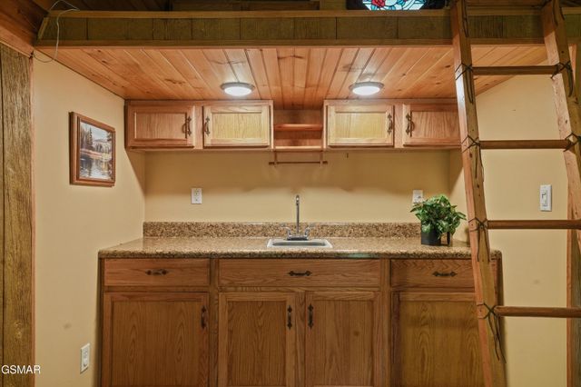 2064 Kerr Road, Sevierville, TN 37876