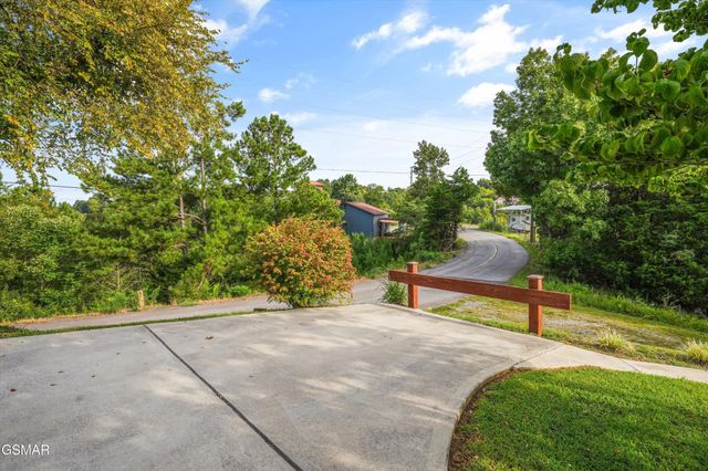 2064 Kerr Road, Sevierville, TN 37876