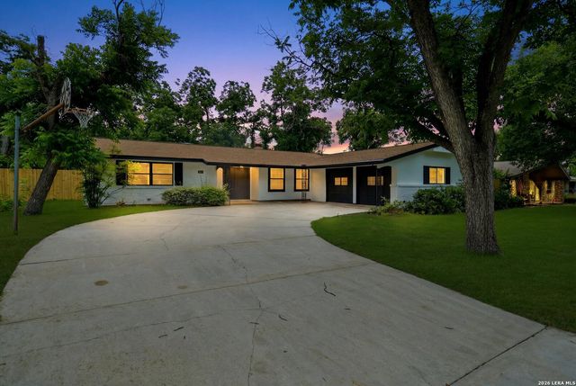 742 Winfield Cir, Windcrest, TX 78239