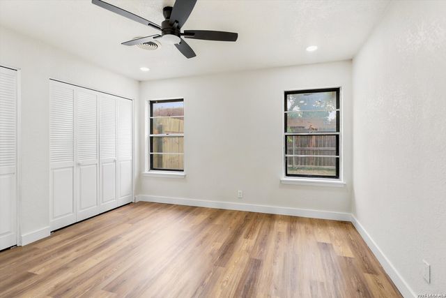 742 Winfield Cir, Windcrest, TX 78239