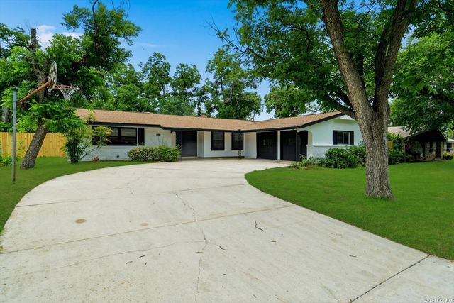 742 Winfield Cir, Windcrest, TX 78239