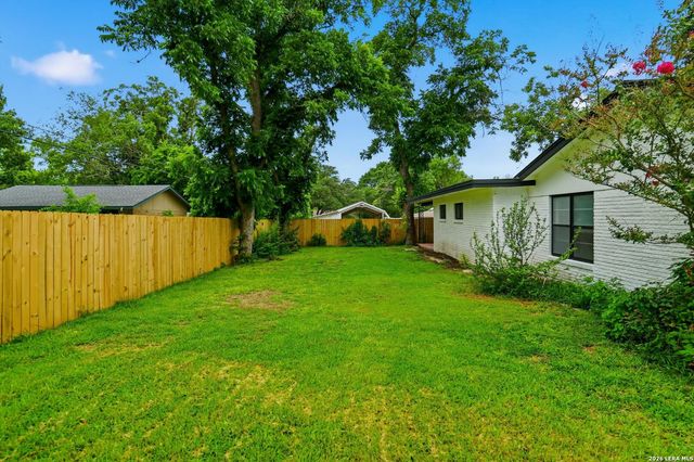 742 Winfield Cir, Windcrest, TX 78239