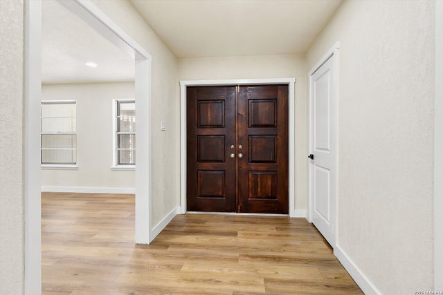742 Winfield Cir, Windcrest, TX 78239
