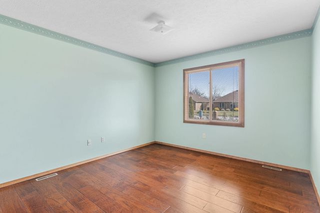 3443 S Bellhurst Avenue, Springfield, MO 65804