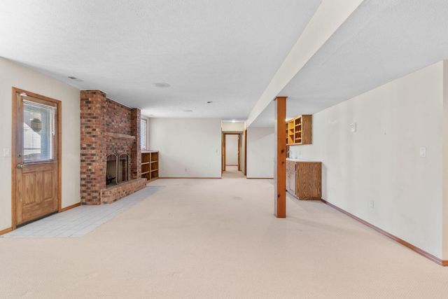 3443 S Bellhurst Avenue, Springfield, MO 65804