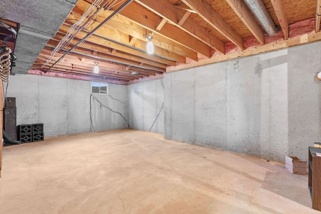 3443 S Bellhurst Avenue, Springfield, MO 65804