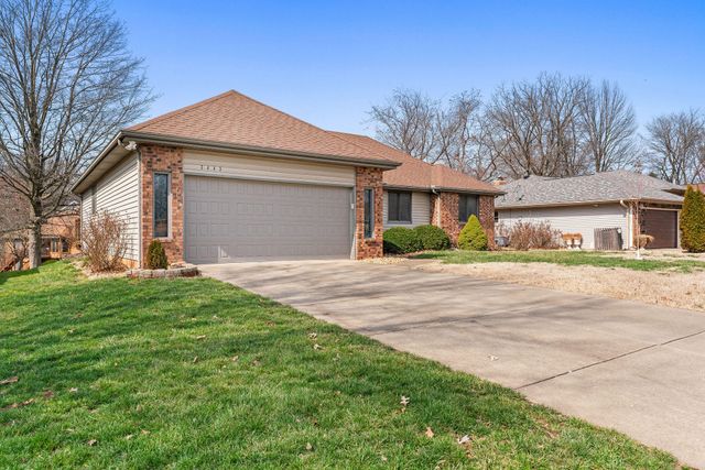 3443 S Bellhurst Avenue, Springfield, MO 65804
