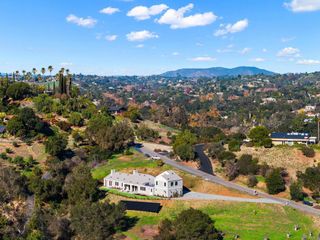 2747 Via Del Robles, Fallbrook, CA 92028