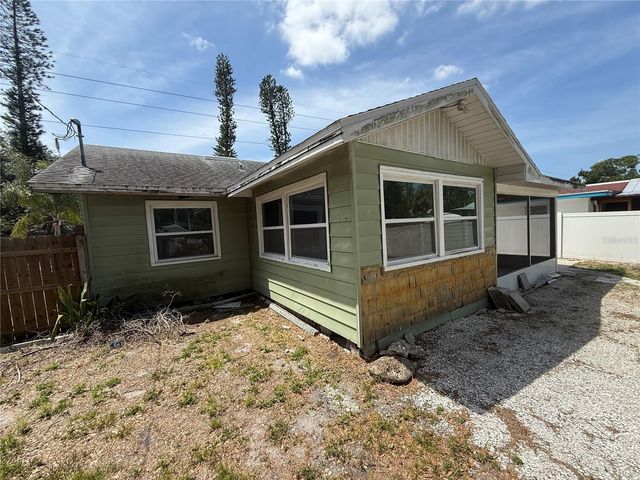 2722 9TH AVENUE W, Bradenton, FL 34205