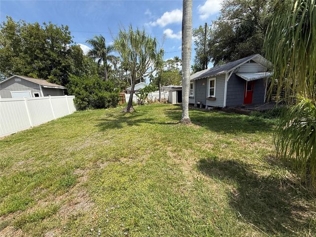 2722 9TH AVENUE W, Bradenton, FL 34205