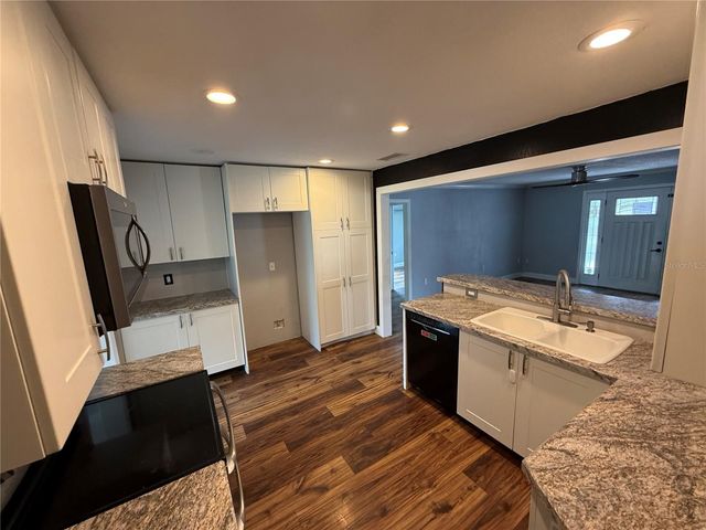 2722 9TH AVENUE W, Bradenton, FL 34205