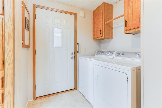 109 Cadgewith, Lansing, MI 48906