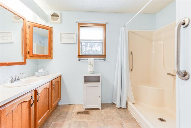 109 Cadgewith, Lansing, MI 48906