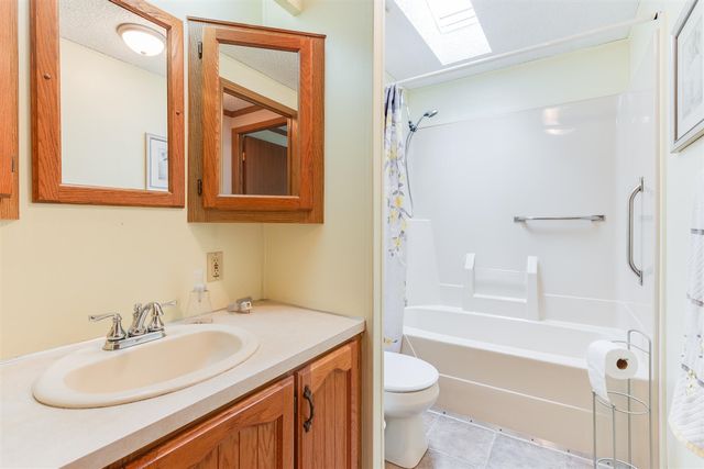 109 Cadgewith, Lansing, MI 48906