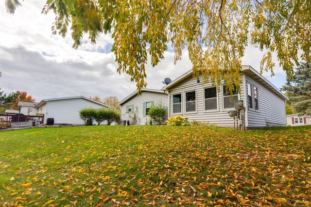 109 Cadgewith, Lansing, MI 48906